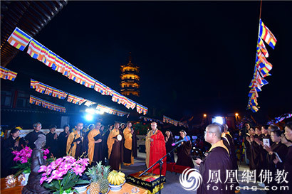 扬州文峰寺文殊菩萨圣诞祈福法会 近千名考生及家长祈愿